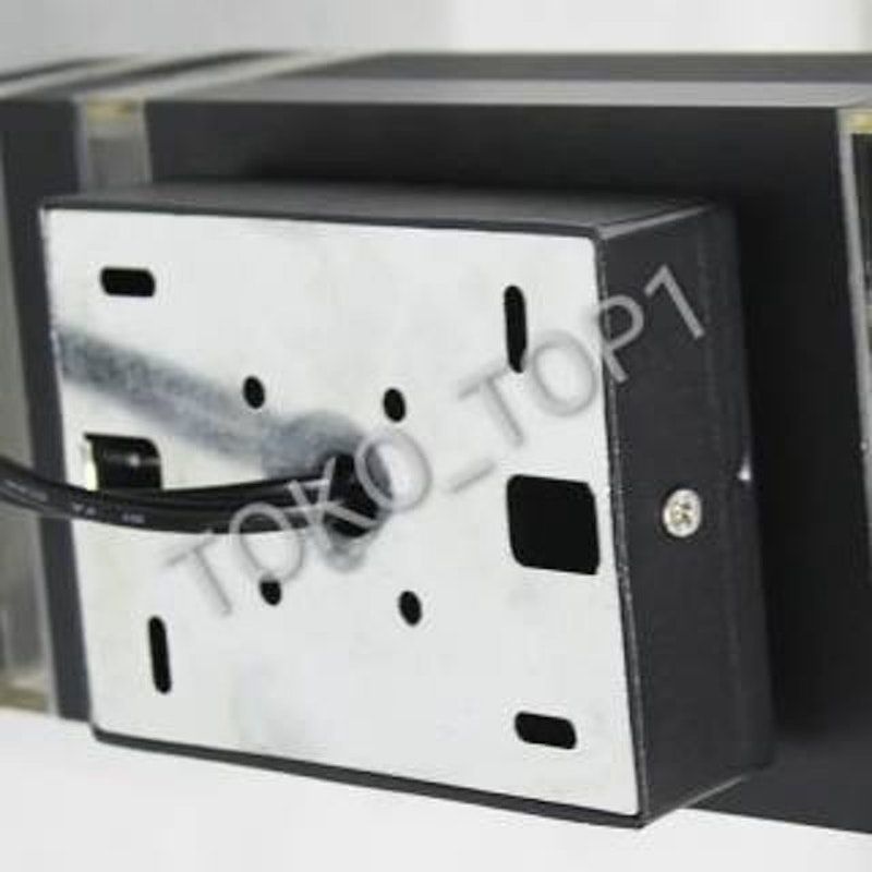 Lampu Dinding Pilar